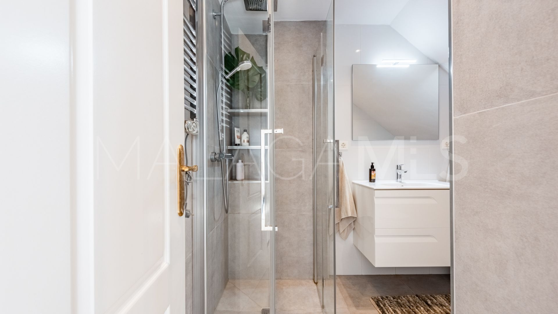 Zweistöckiges penthouse for sale in Nueva Andalucia