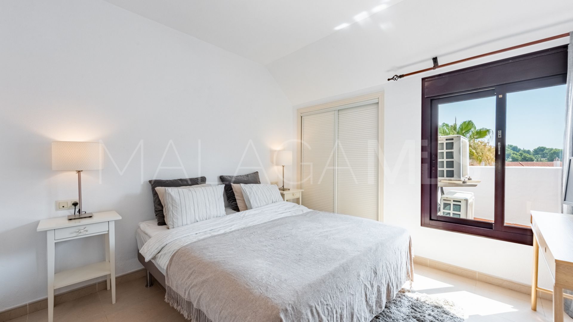 Zweistöckiges penthouse for sale in Nueva Andalucia