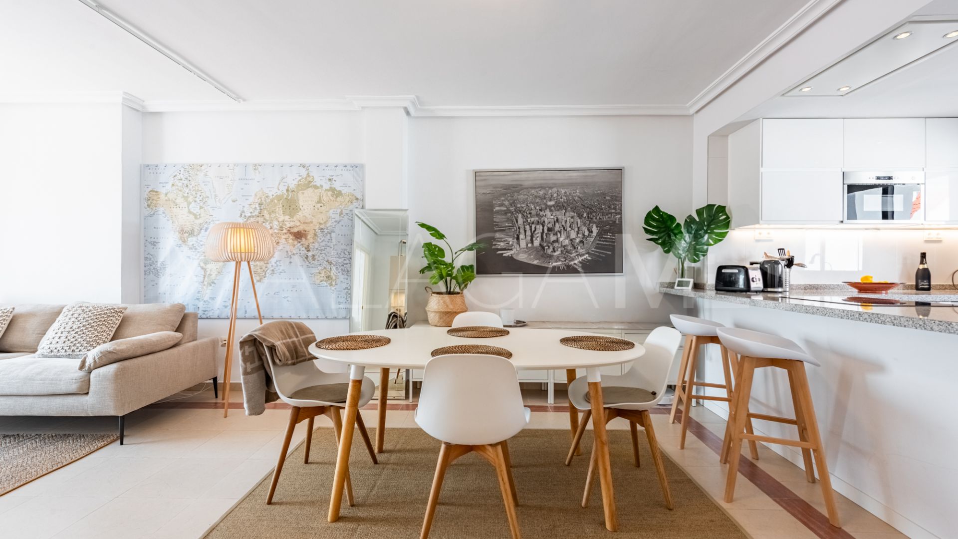 Zweistöckiges penthouse for sale in Nueva Andalucia