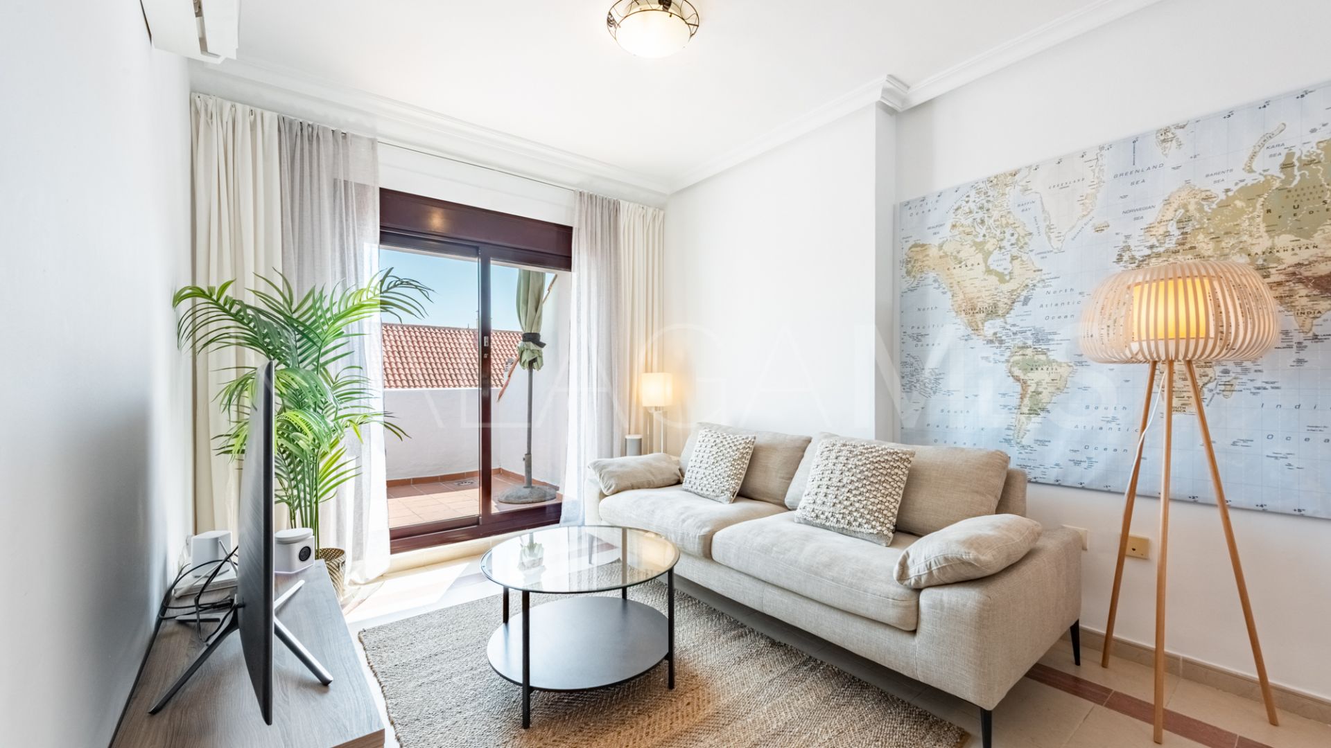 Duplex penthouse for sale in La Maestranza
