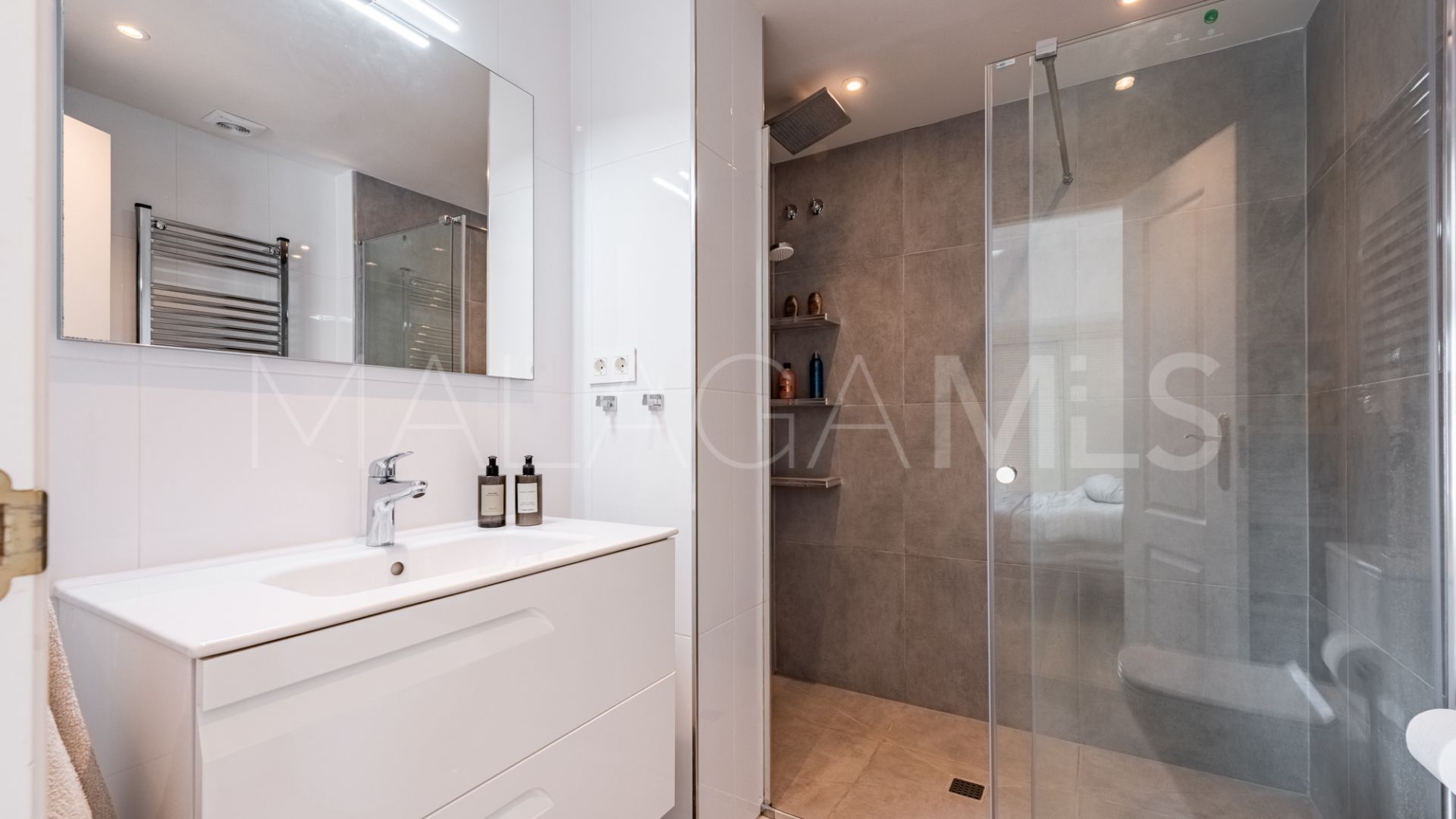 Zweistöckiges penthouse for sale in Nueva Andalucia