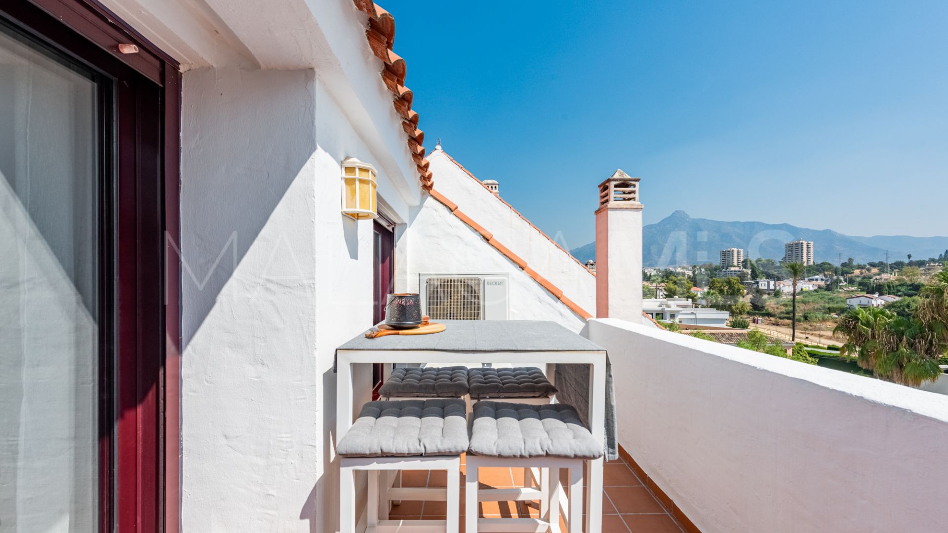 Zweistöckiges penthouse for sale in Nueva Andalucia