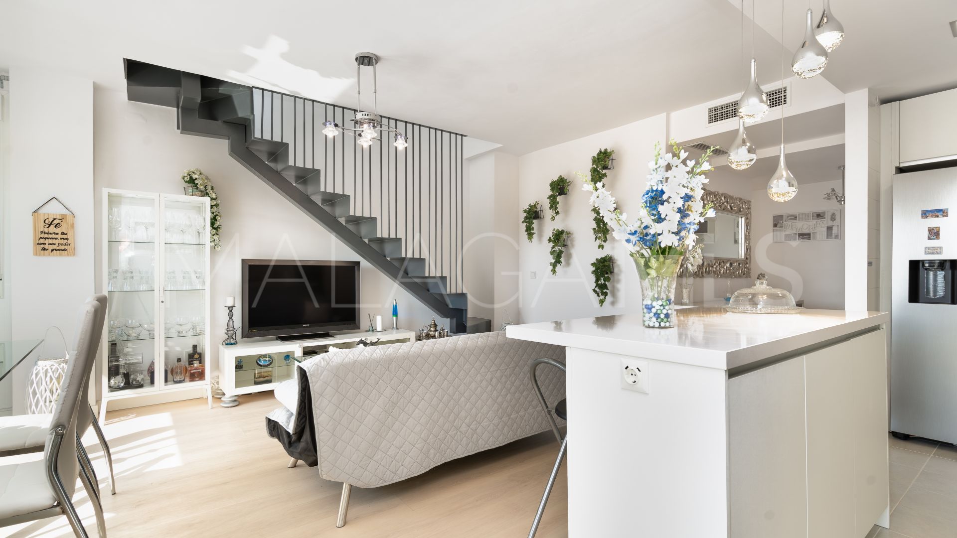 Zweistöckiges penthouse for sale in Estepona Centre