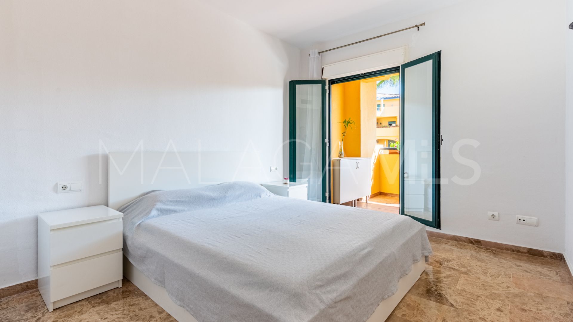 Buy apartment with 2 bedrooms in San Pedro de Alcantara