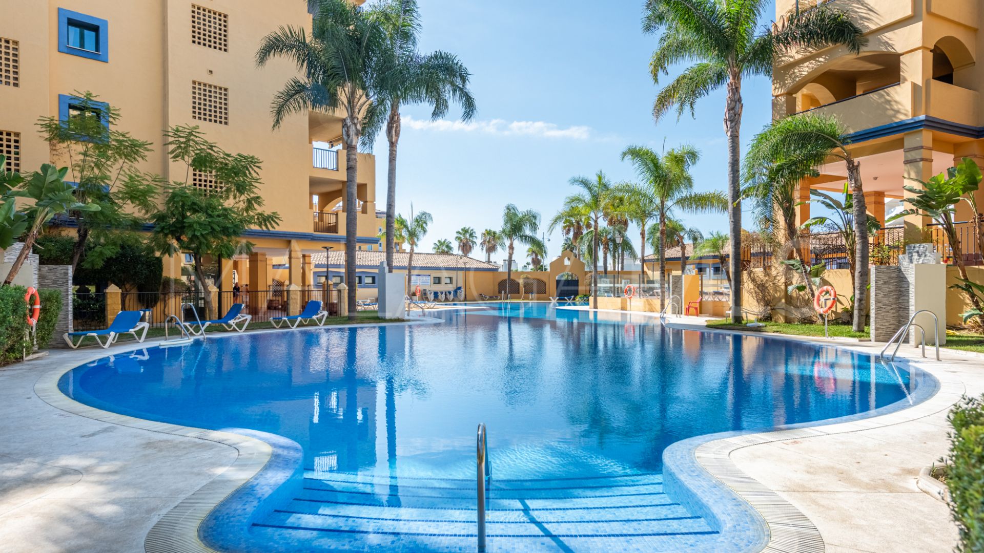 Buy apartment with 2 bedrooms in San Pedro de Alcantara