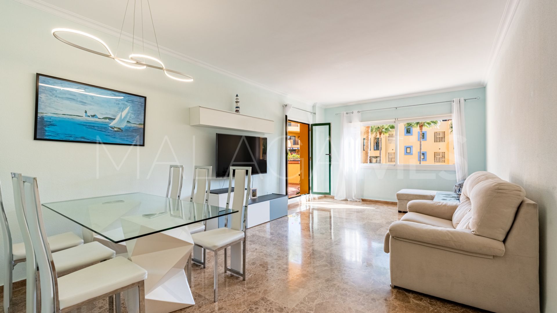 Buy apartment with 2 bedrooms in San Pedro de Alcantara