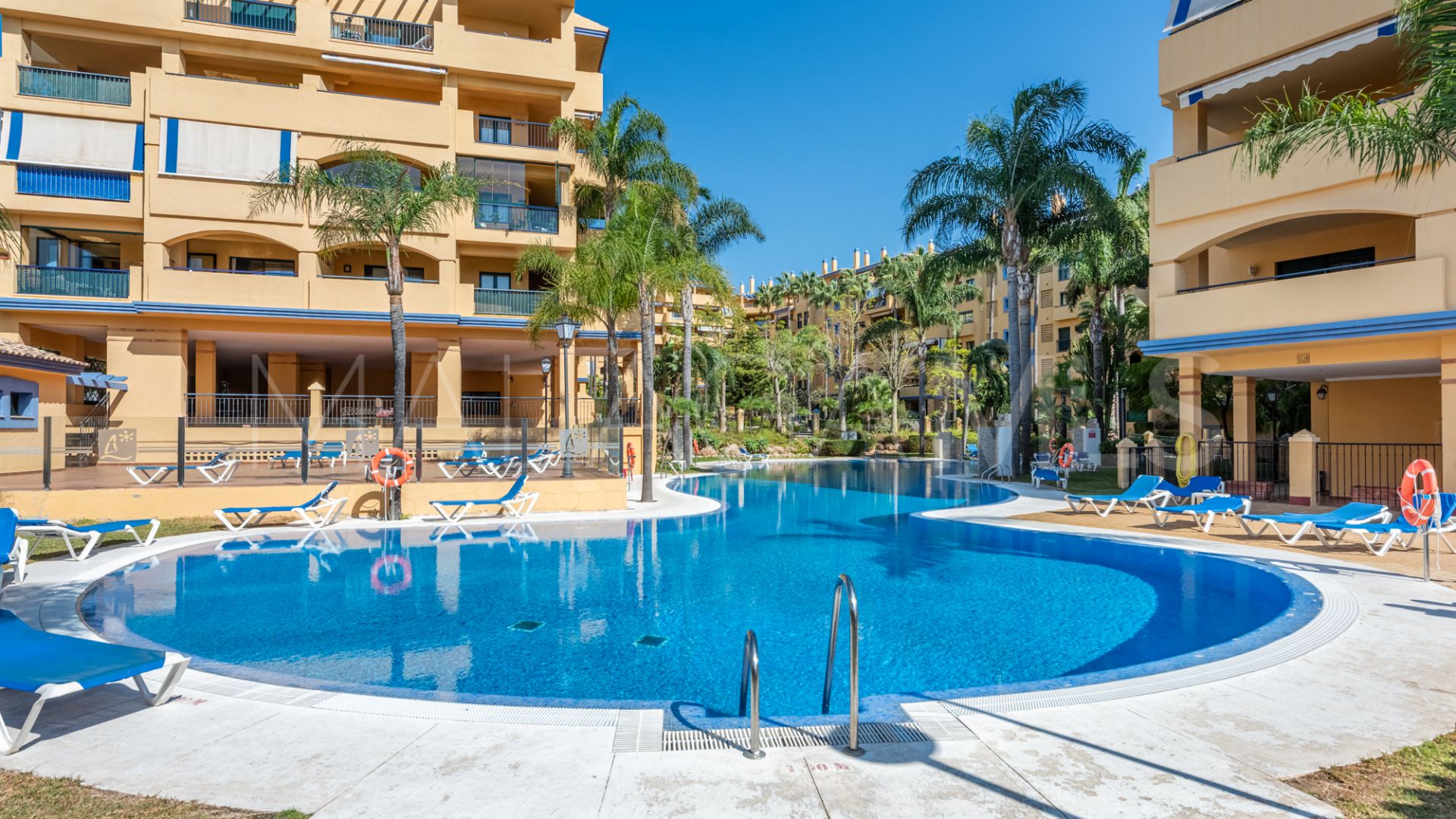 Buy apartment with 2 bedrooms in San Pedro de Alcantara