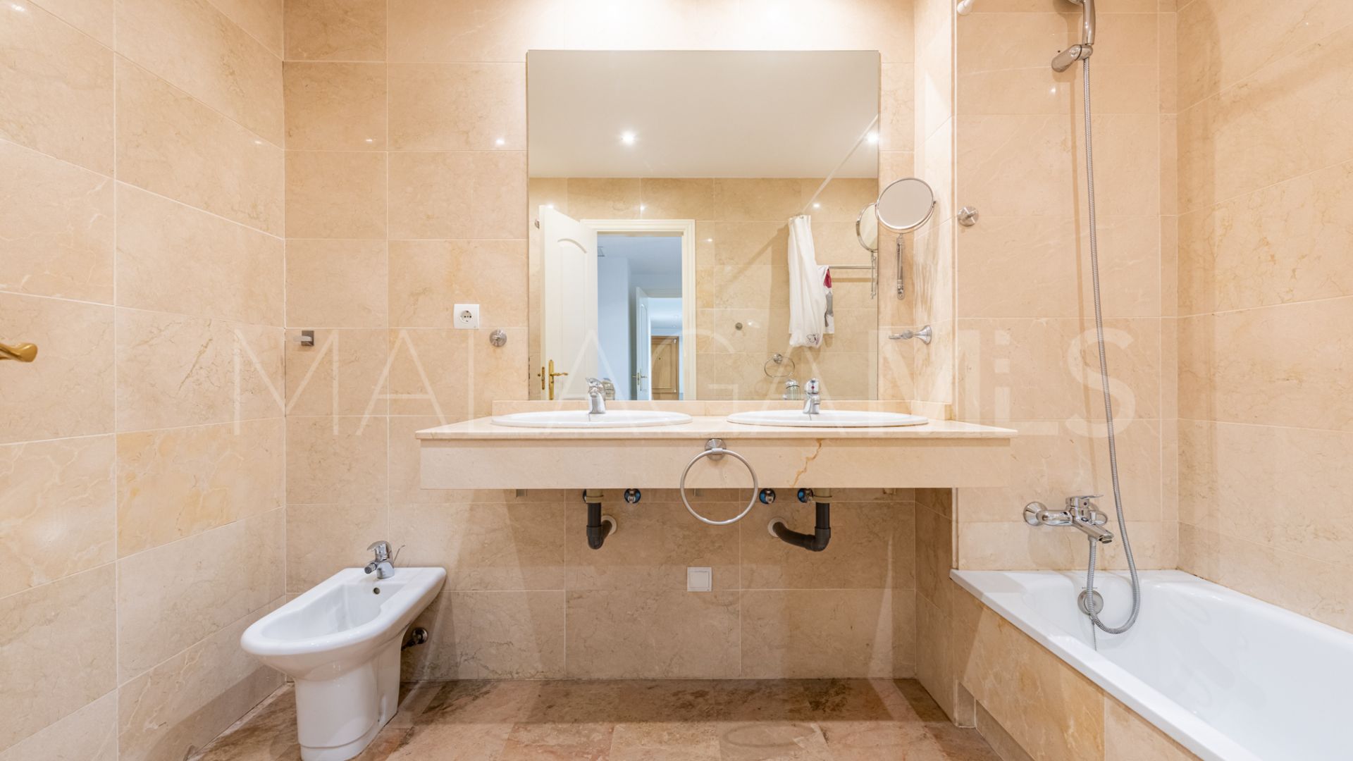 Buy apartment with 2 bedrooms in San Pedro de Alcantara