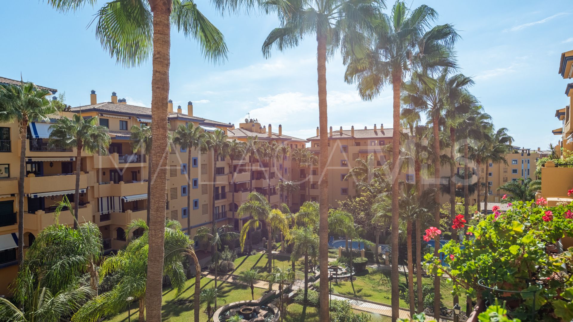 Buy apartment with 2 bedrooms in San Pedro de Alcantara