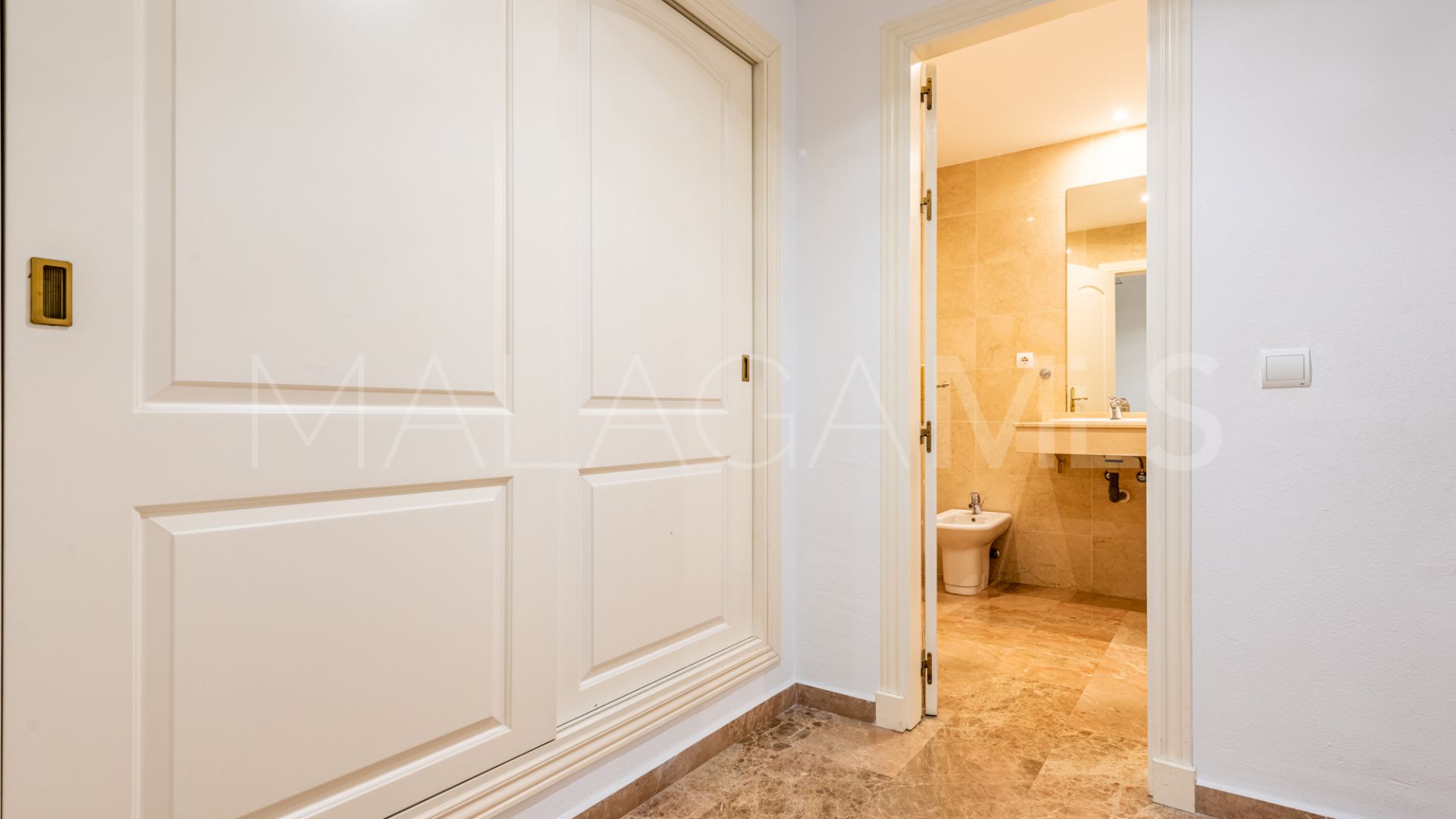 Buy apartment with 2 bedrooms in San Pedro de Alcantara