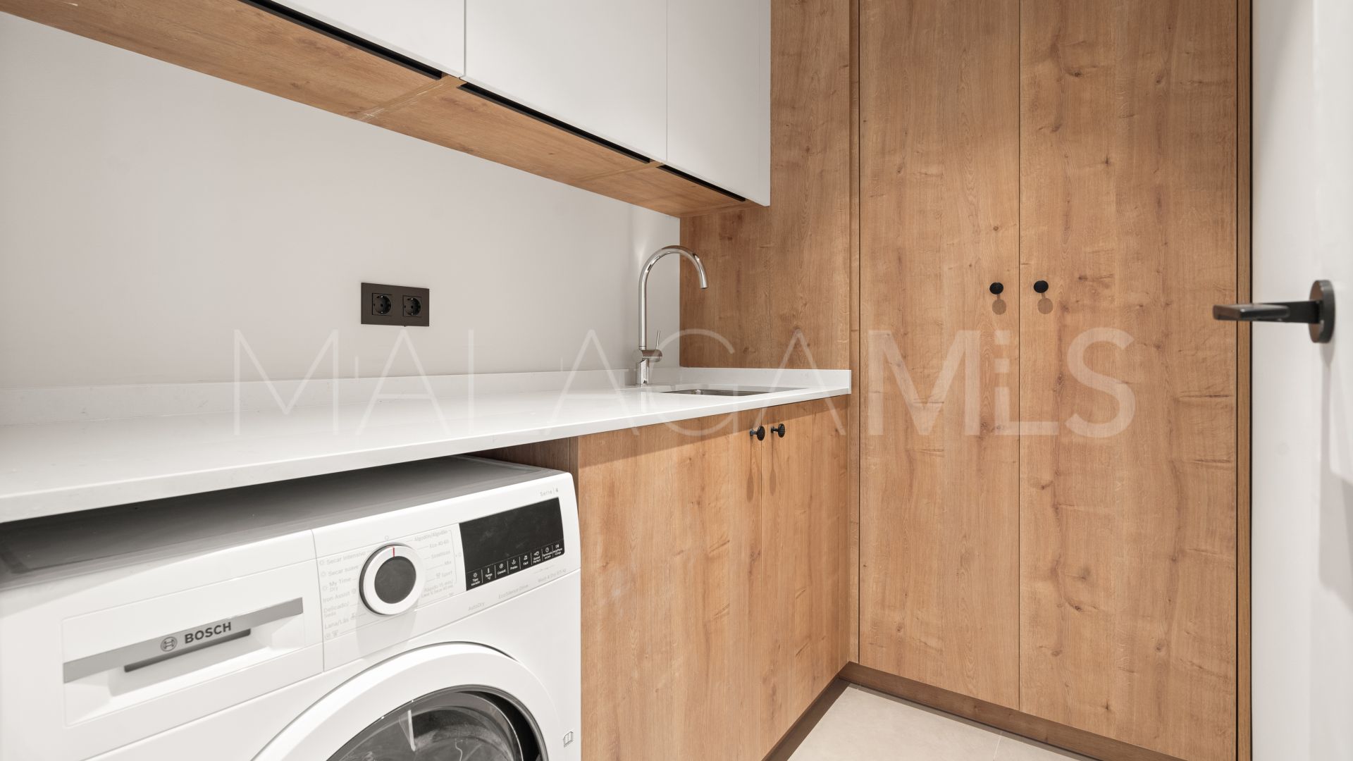 Ground floor apartment for sale in Nueva Andalucia
