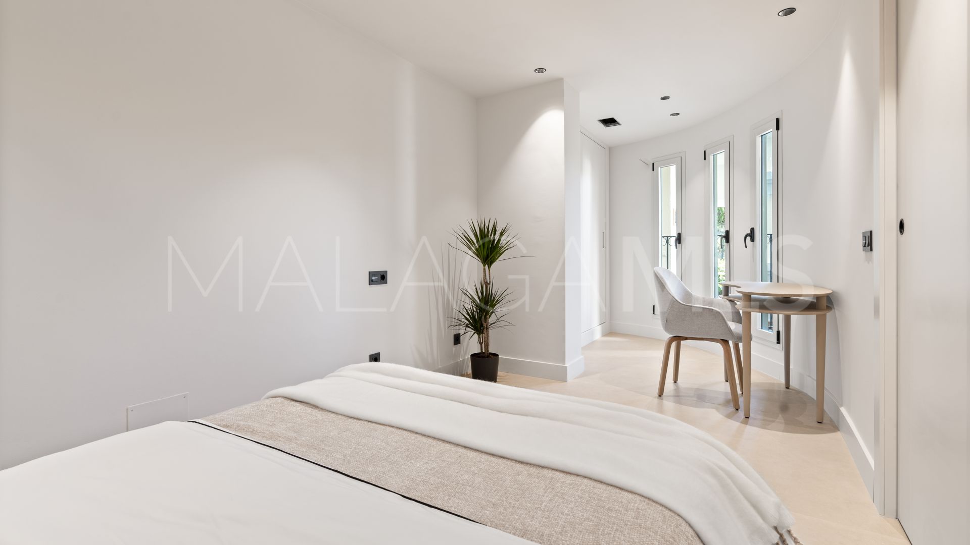 Ground floor apartment for sale in Nueva Andalucia