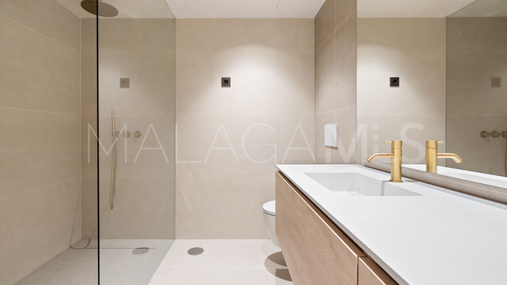 Ground floor apartment for sale in Nueva Andalucia