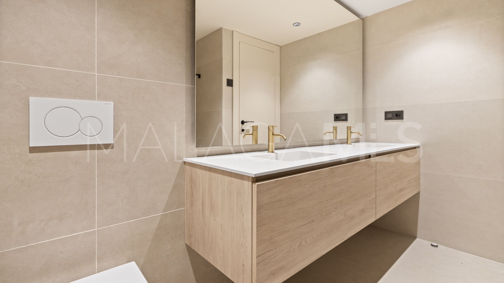 Ground floor apartment for sale in Nueva Andalucia