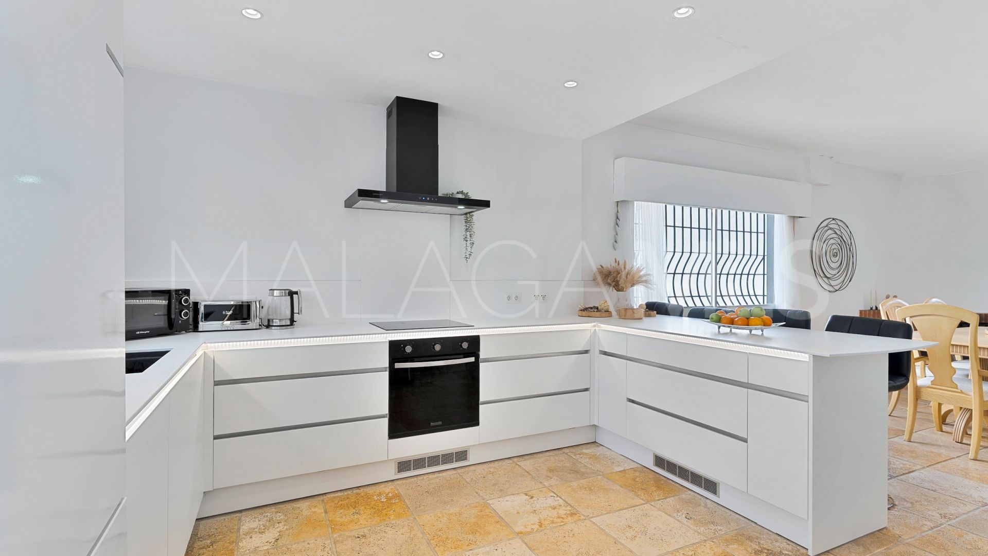 Nueva Andalucia villa for sale