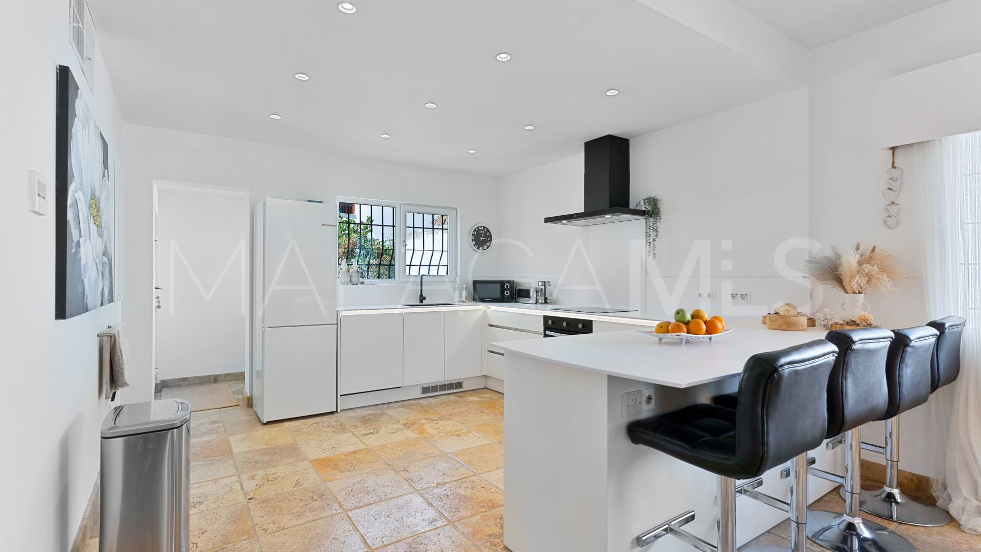 Nueva Andalucia villa for sale