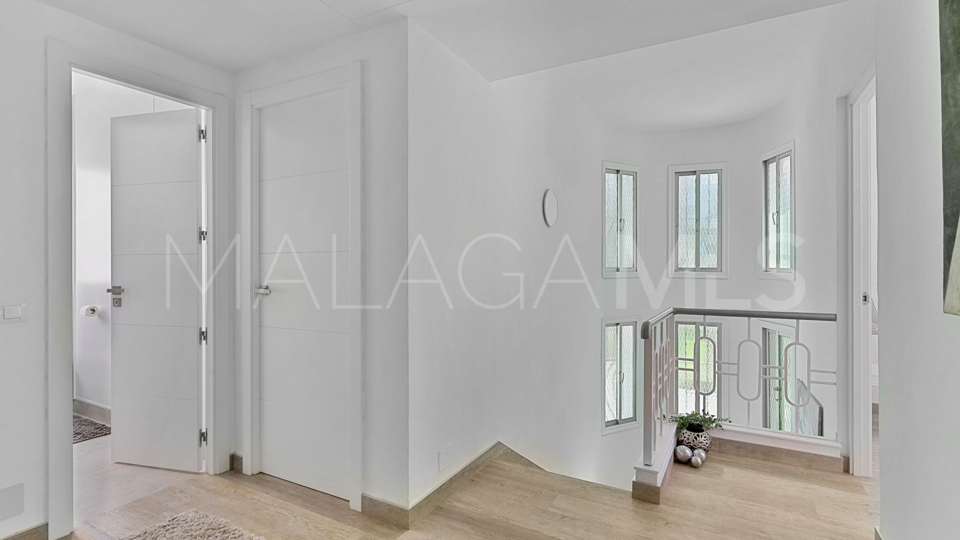 Nueva Andalucia villa for sale