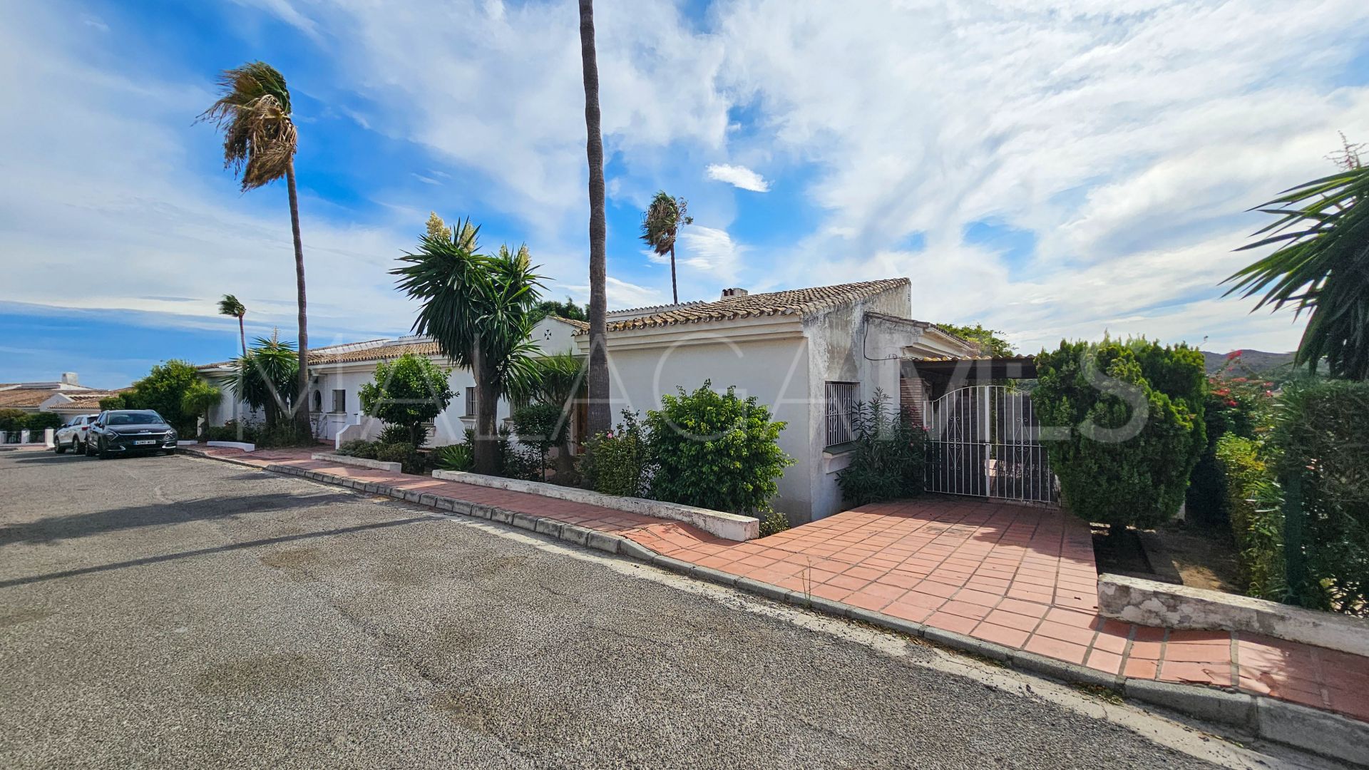 Villa jumelée for sale in La Duquesa