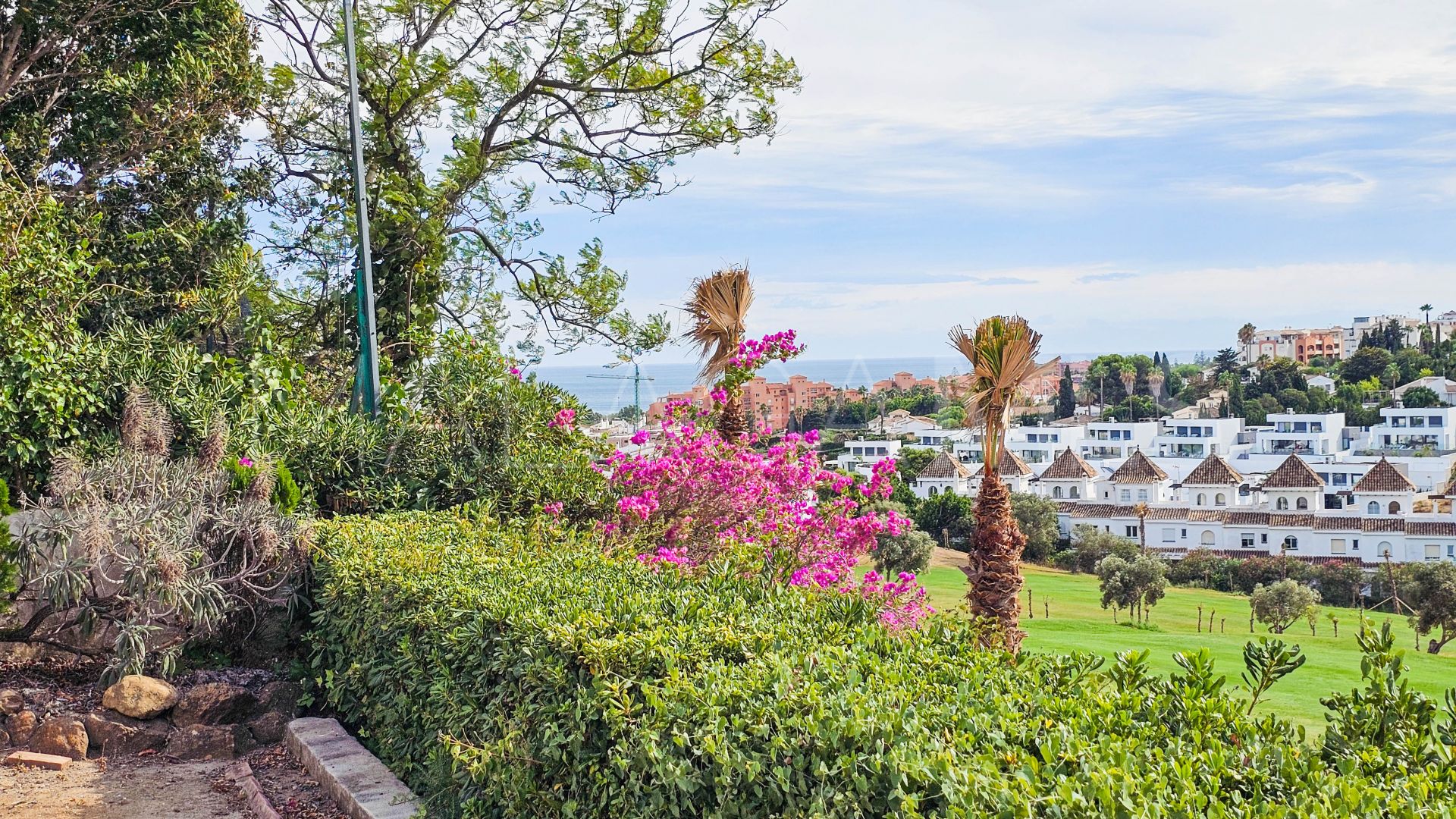 Villa jumelée for sale in La Duquesa