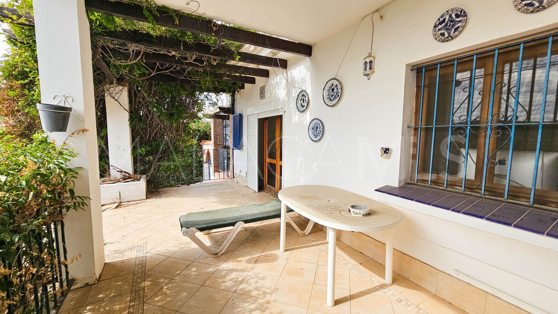 Villa jumelée for sale in La Duquesa