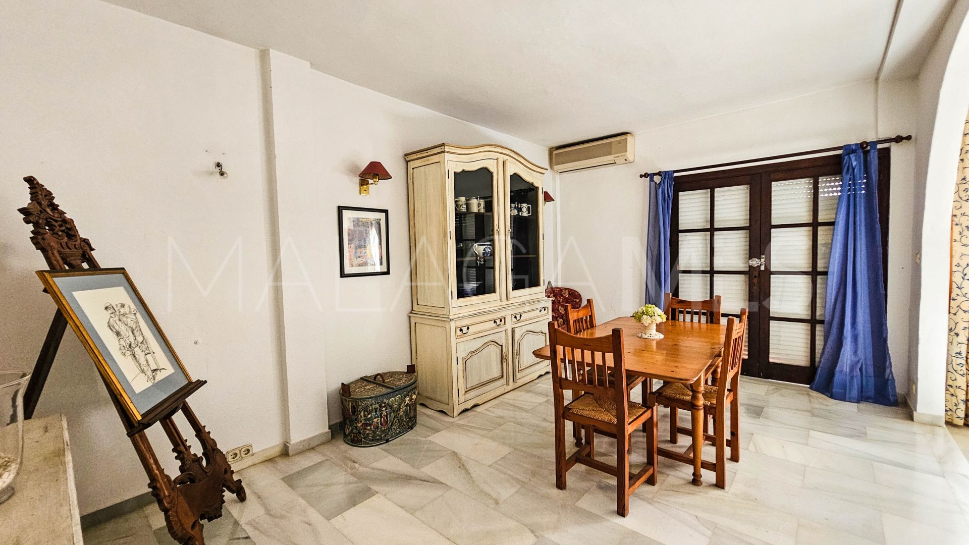 Villa jumelée for sale in La Duquesa