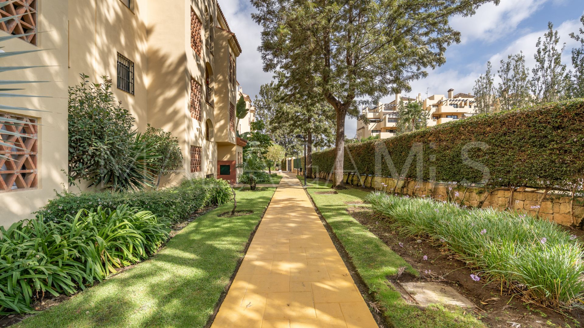 Buy apartamento planta baja in La Resina Golf with 2 bedrooms