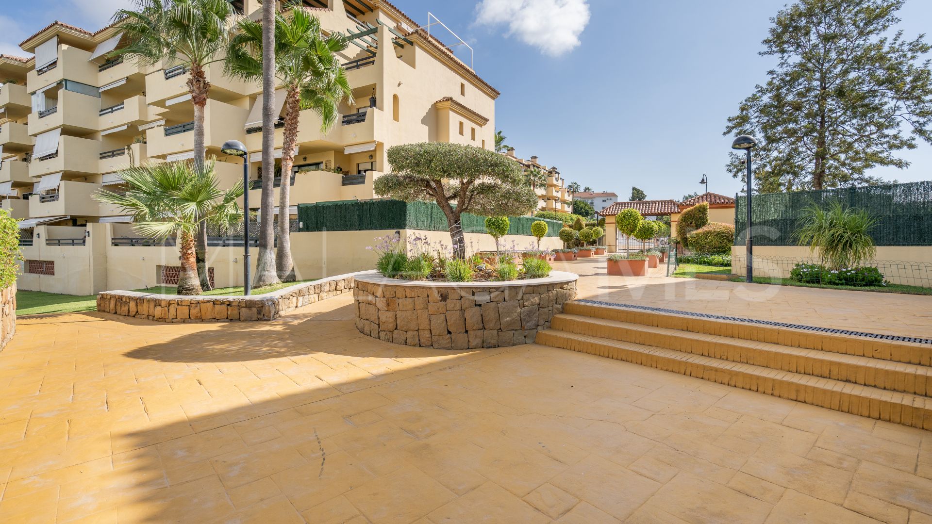 Buy apartamento planta baja in La Resina Golf with 2 bedrooms