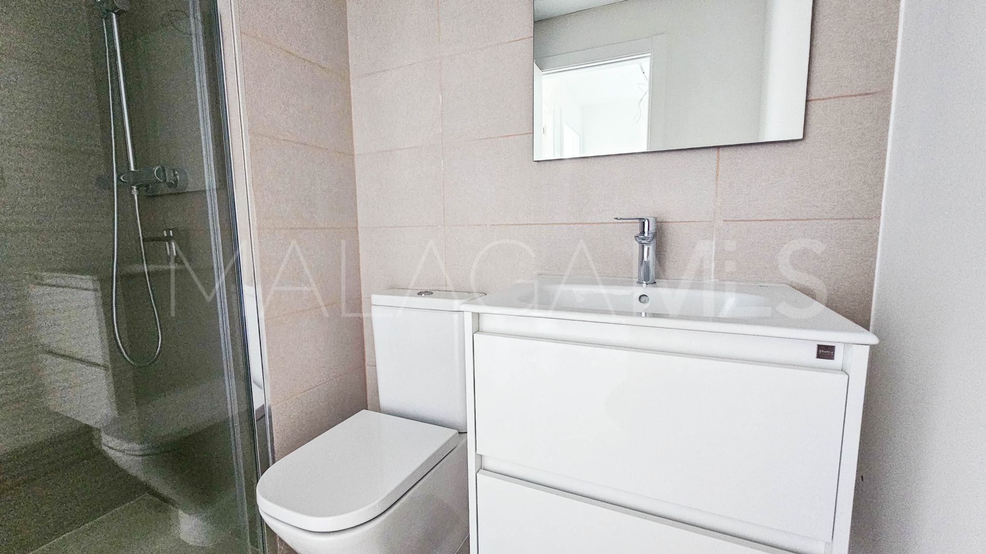 Apartamento planta baja for sale in Estepona Oeste de 2 bedrooms