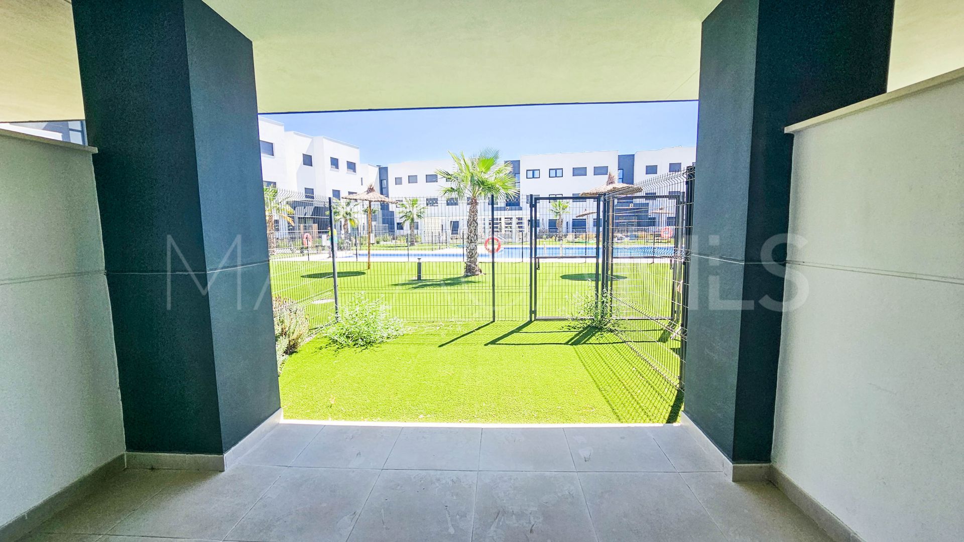 Apartamento planta baja for sale in Estepona Oeste de 2 bedrooms