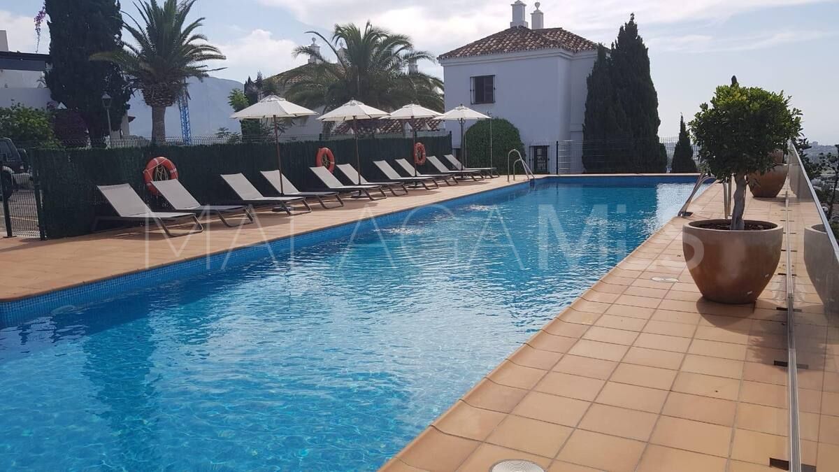 Atico duplex a la venta in Benahavis with 3 bedrooms