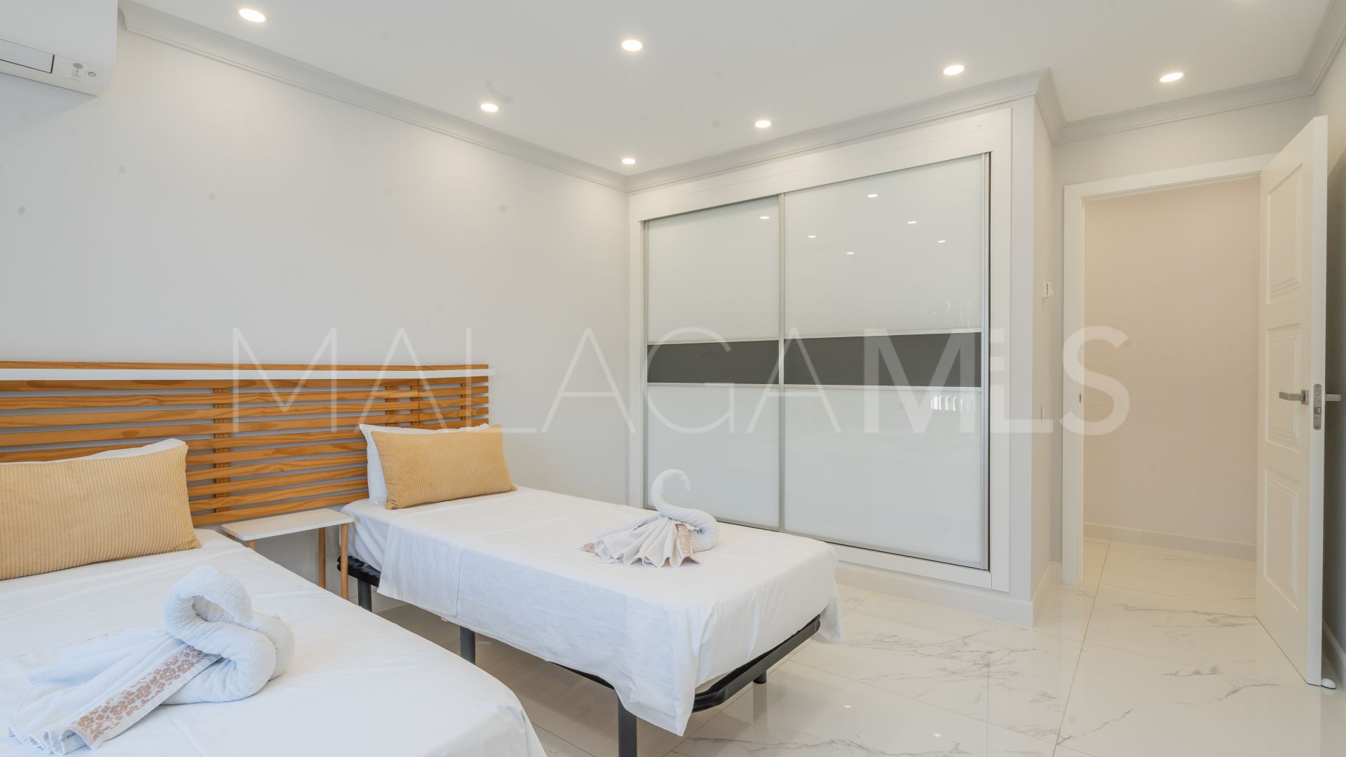 Villa with 7 bedrooms for sale in El Real Panorama
