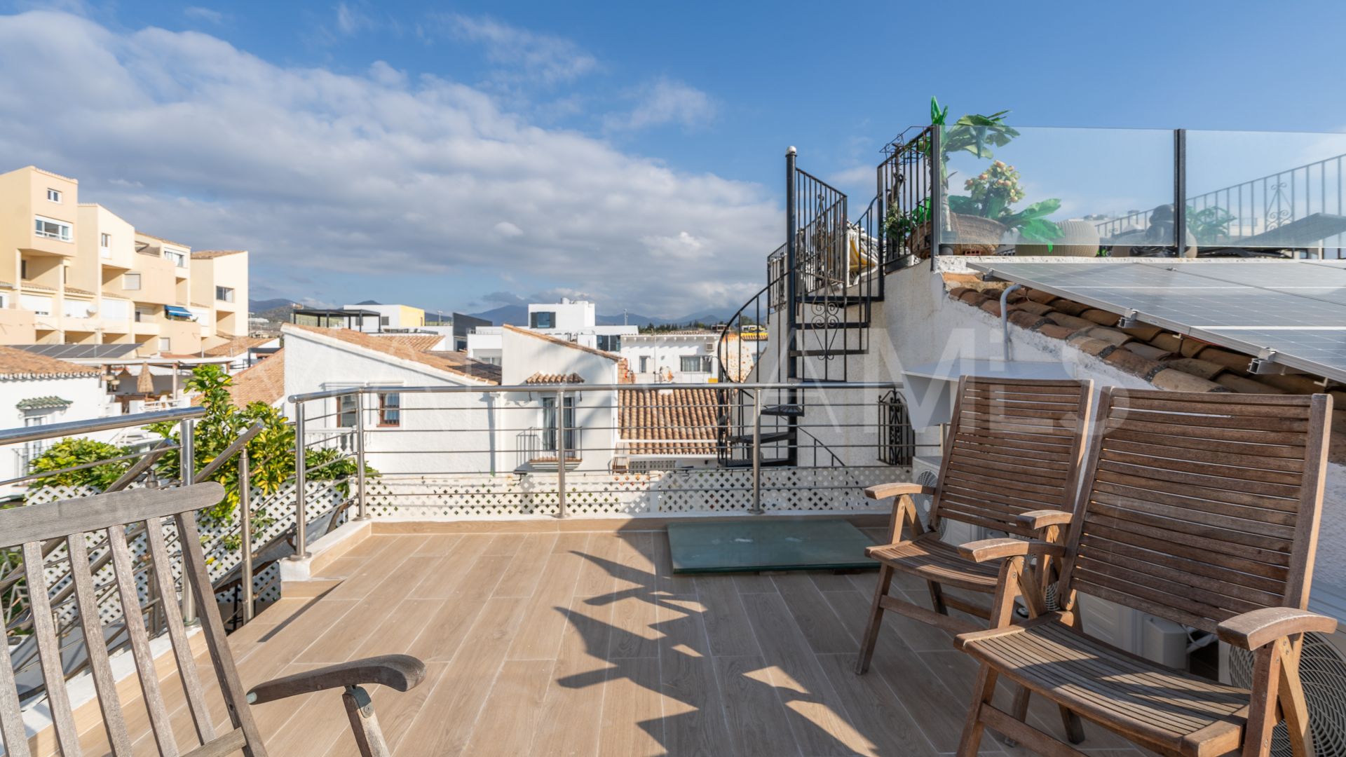 Maison de ville for sale in El Pirata