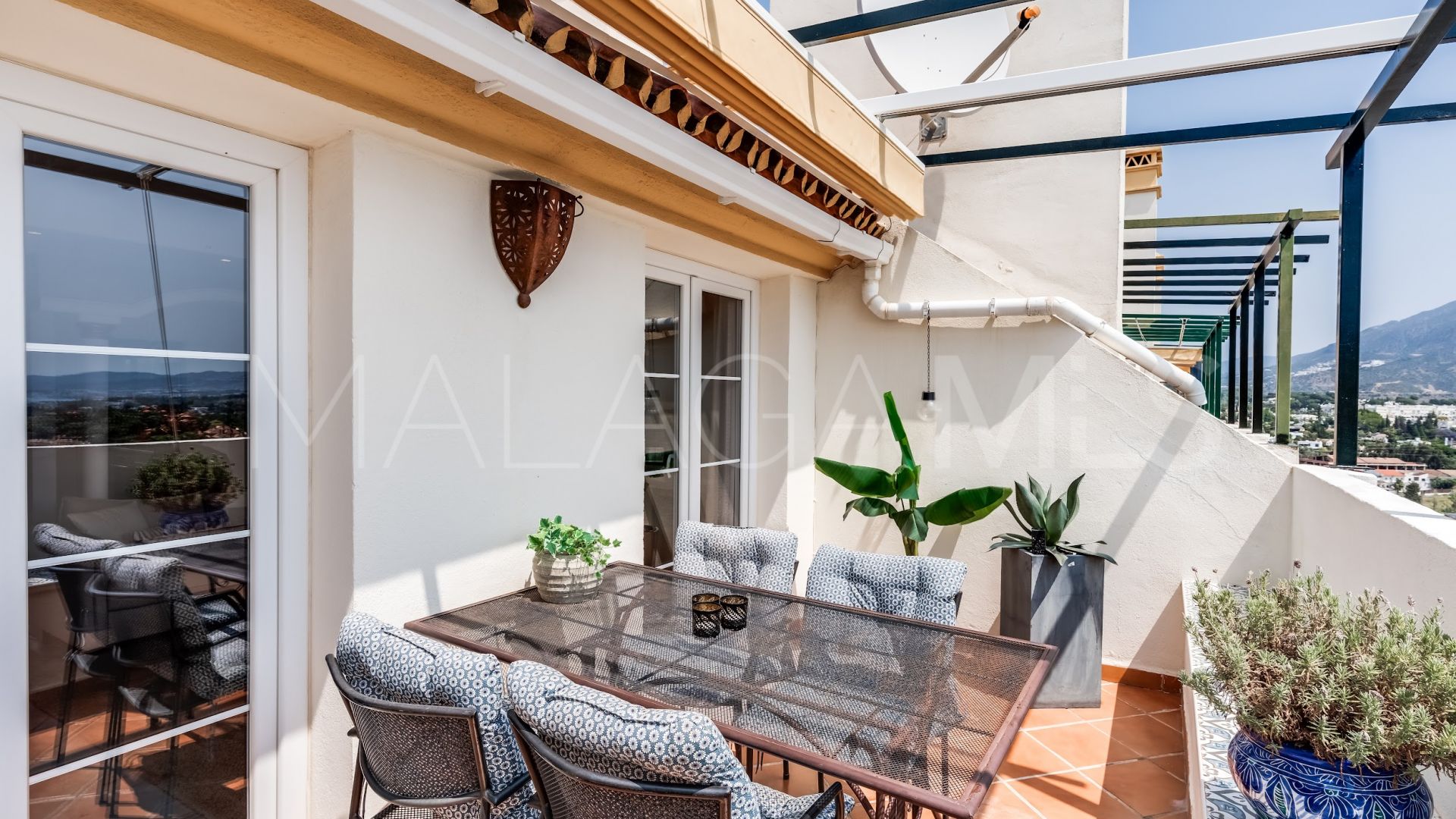 Duplex penthouse for sale in Señorio de Aloha
