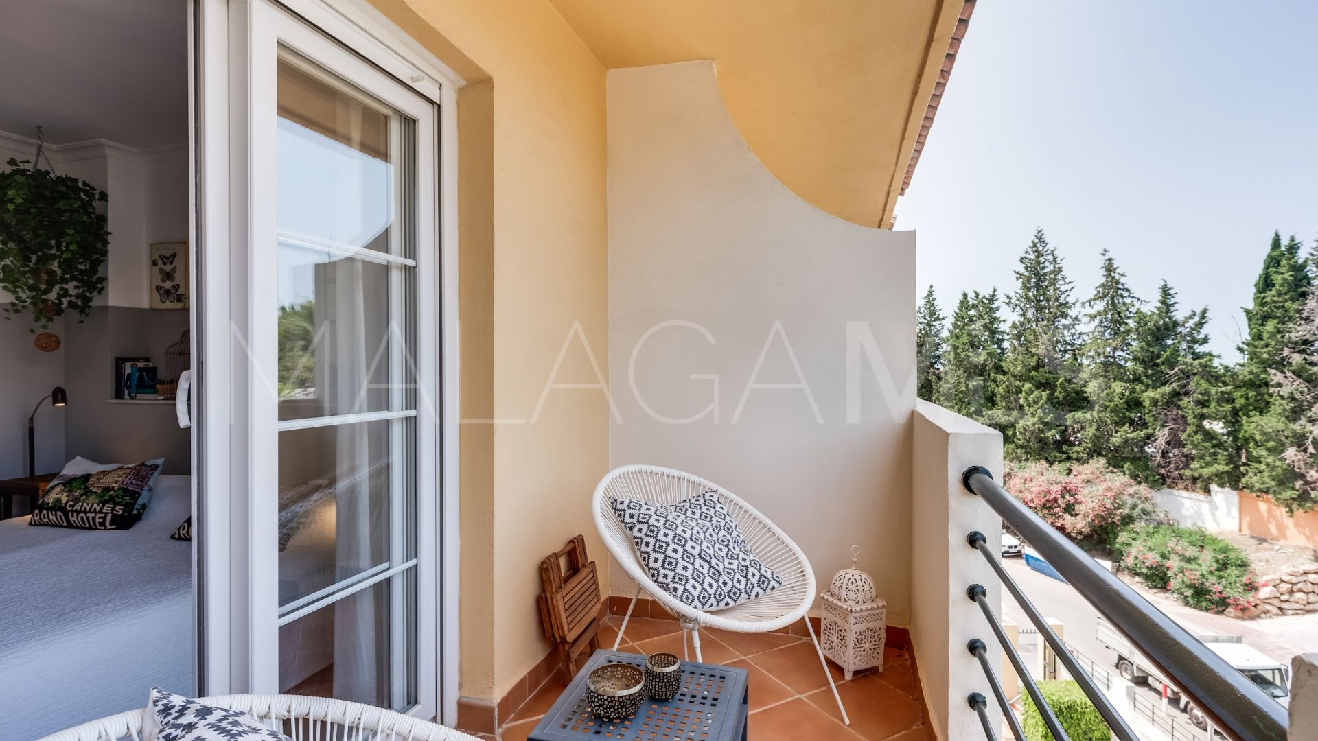 Duplex penthouse for sale in Señorio de Aloha