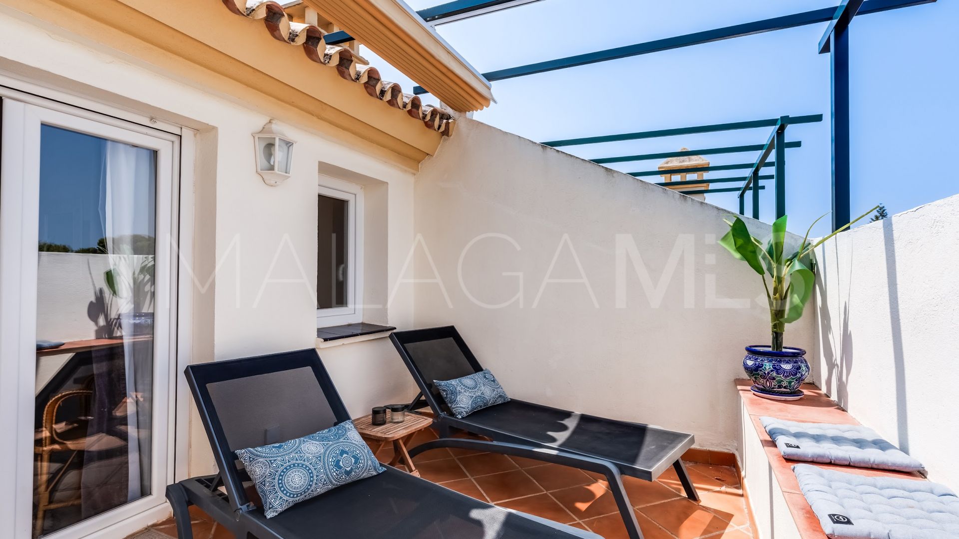 Duplex penthouse for sale in Señorio de Aloha