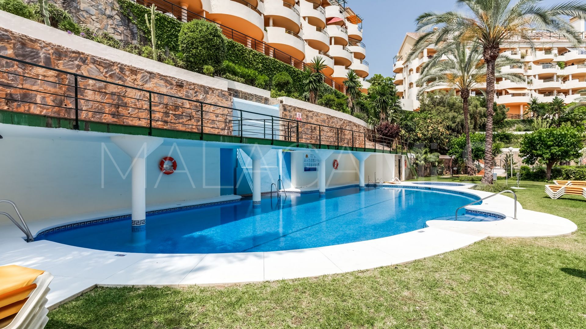 Duplex penthouse for sale in Señorio de Aloha