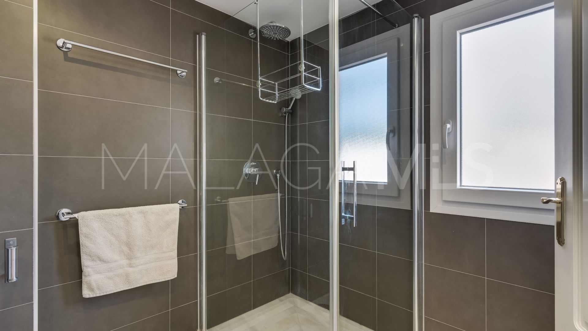 Duplex penthouse for sale in Señorio de Aloha