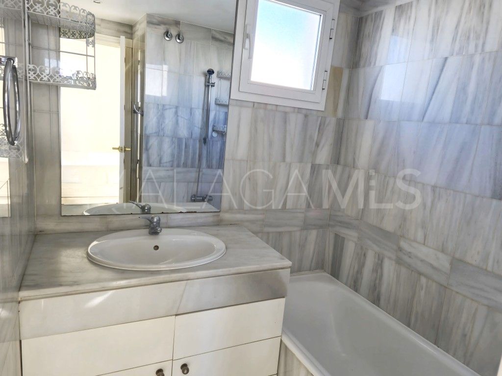 For sale duplex penthouse in Los Naranjos de Marbella