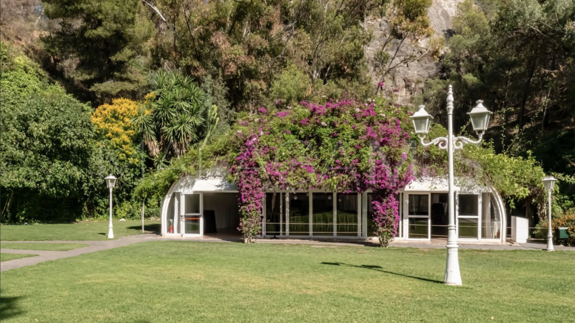 Villa for sale in El Limonar