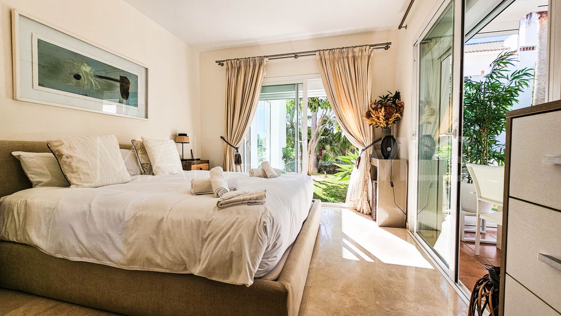 Appartement rez de chaussée for sale in Alcazaba Lagoon