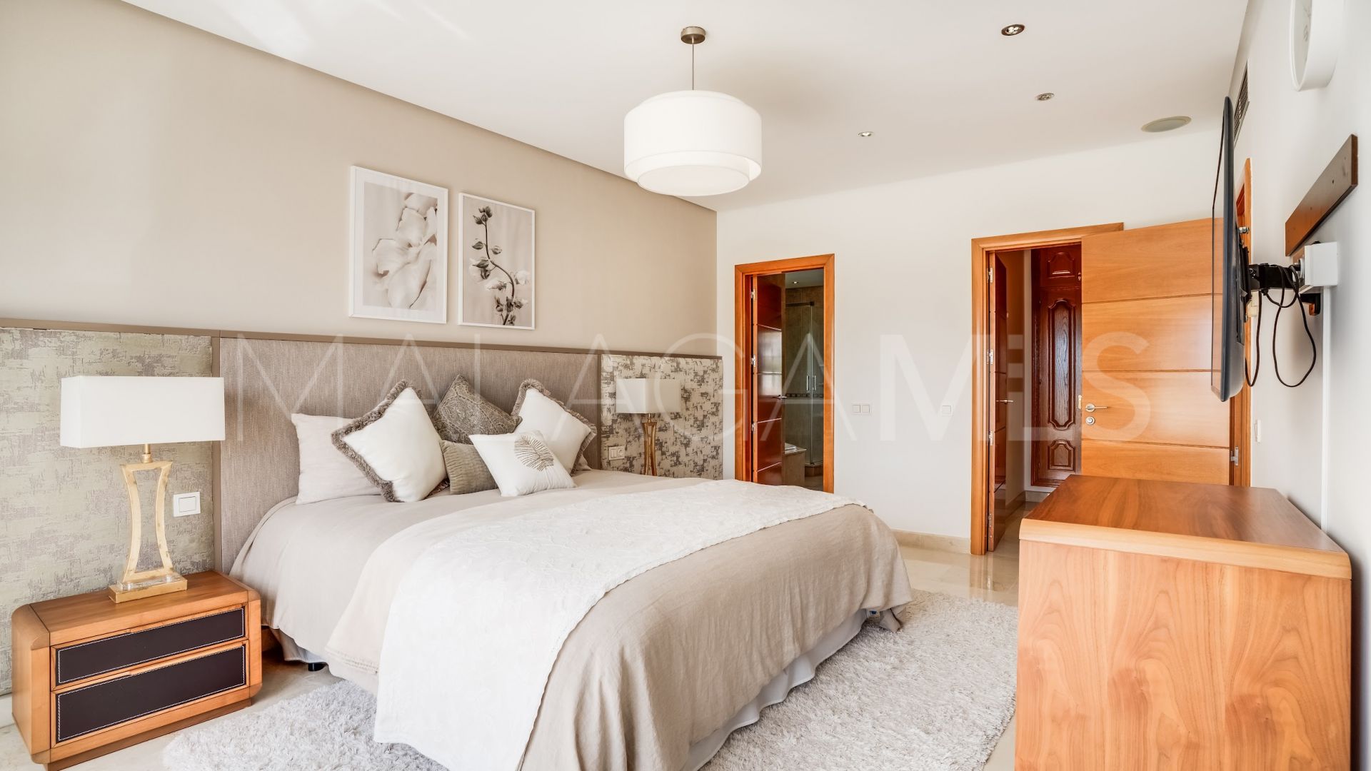 Villa for sale in Los Naranjos Golf