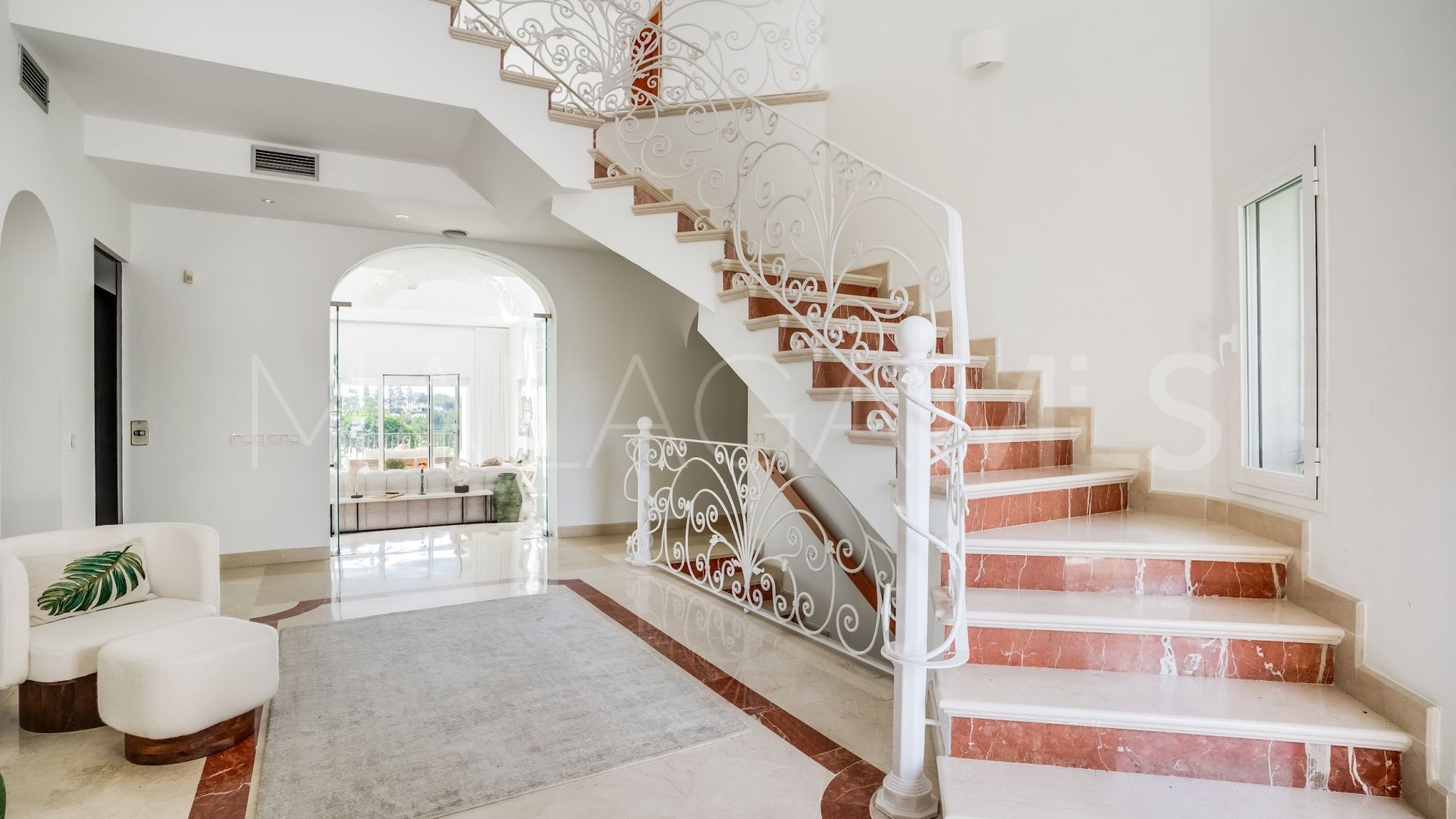 Villa for sale in Los Naranjos Golf
