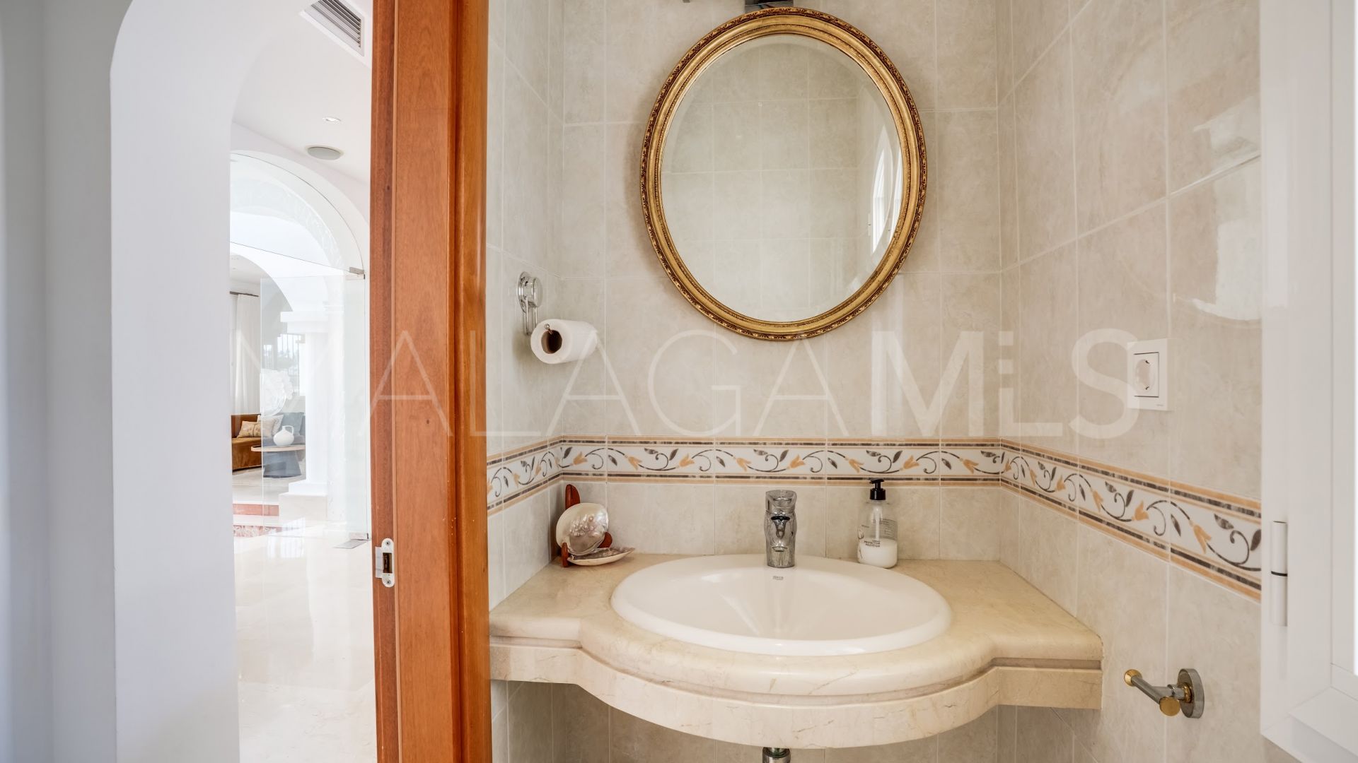 Villa for sale in Los Naranjos Golf
