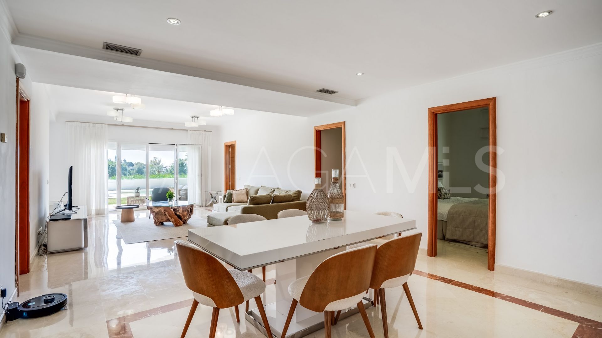 Villa for sale in Los Naranjos Golf