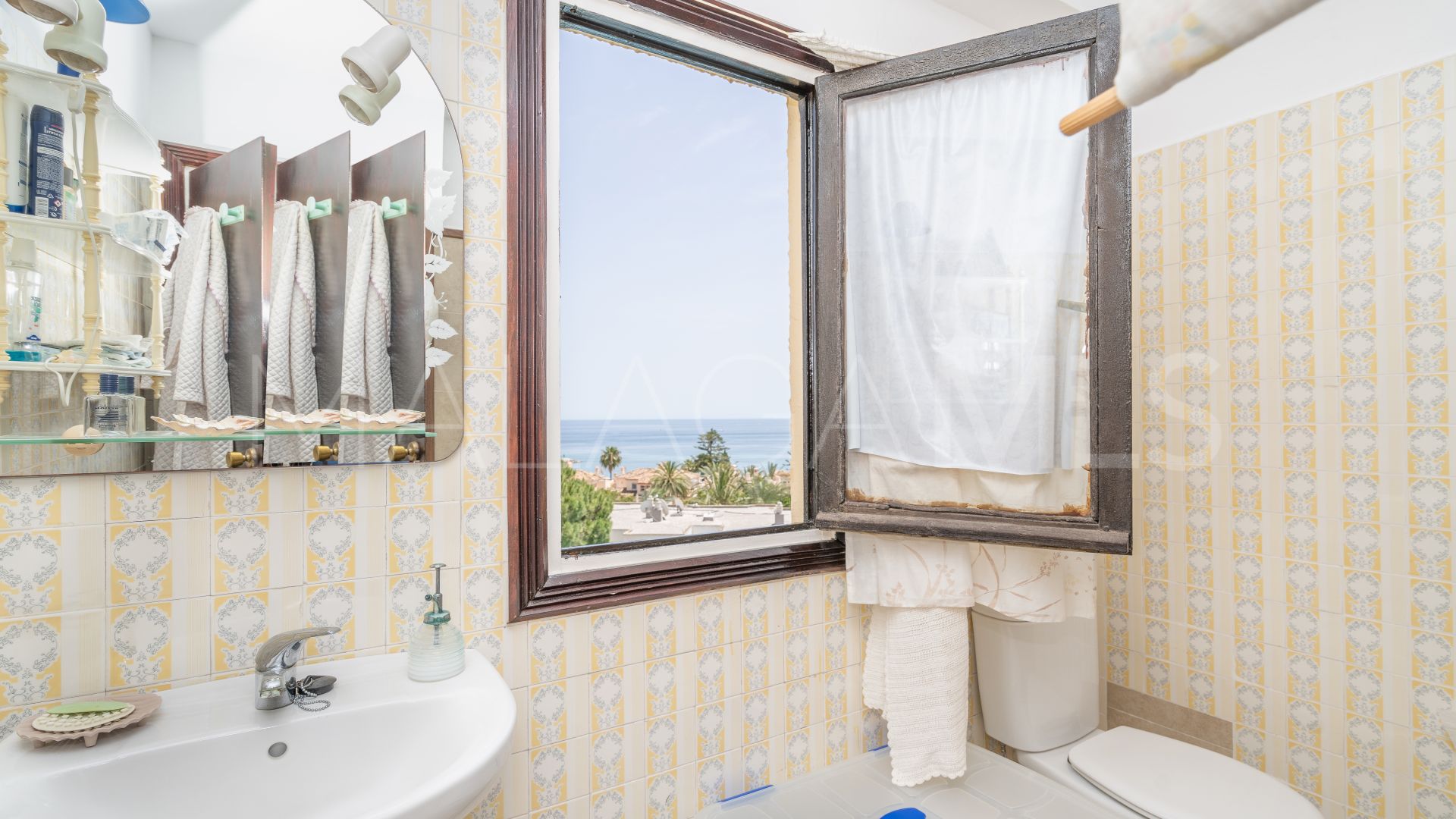 Wohnung for sale in Estepona Puerto