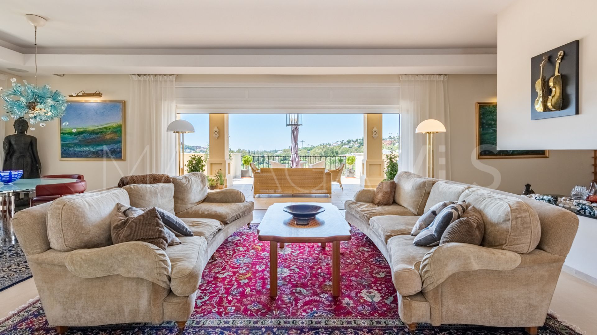 Villa for sale in Nueva Andalucia