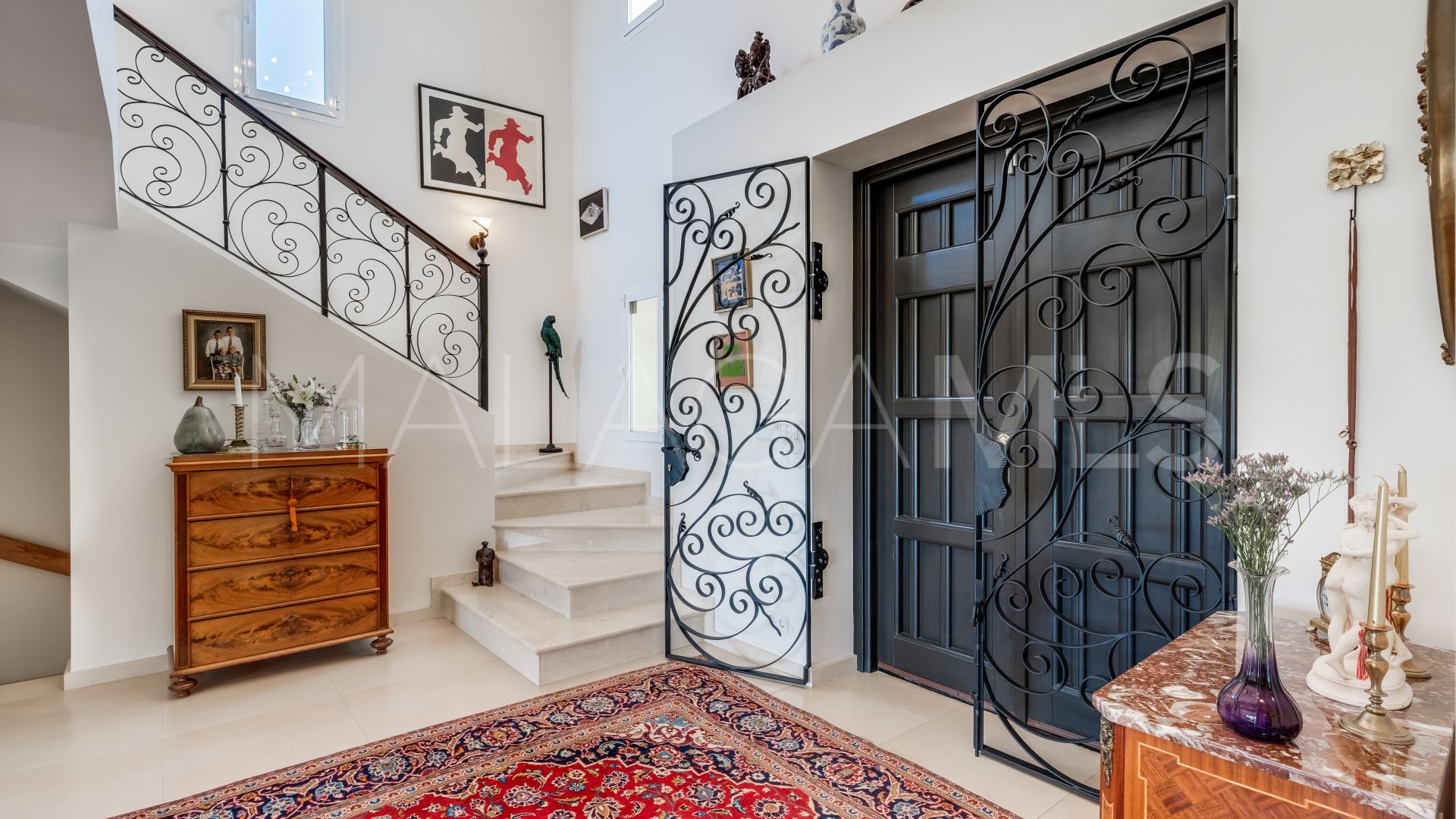 Villa for sale in Nueva Andalucia