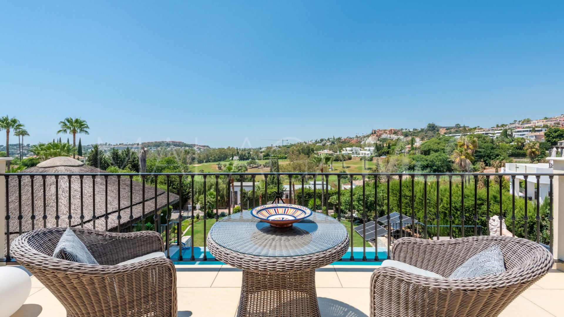 Villa for sale in Nueva Andalucia