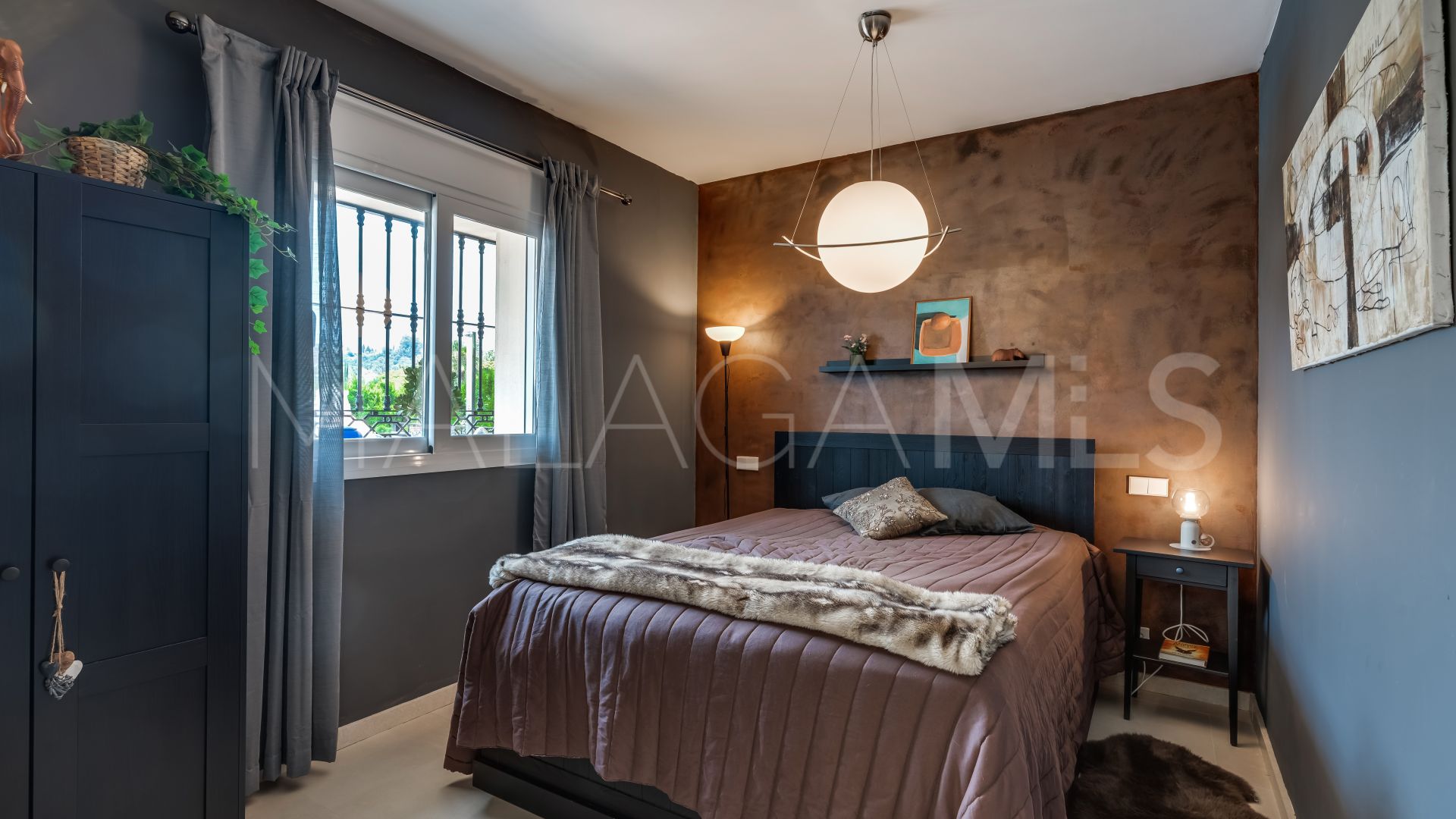 Villa for sale in Nueva Andalucia