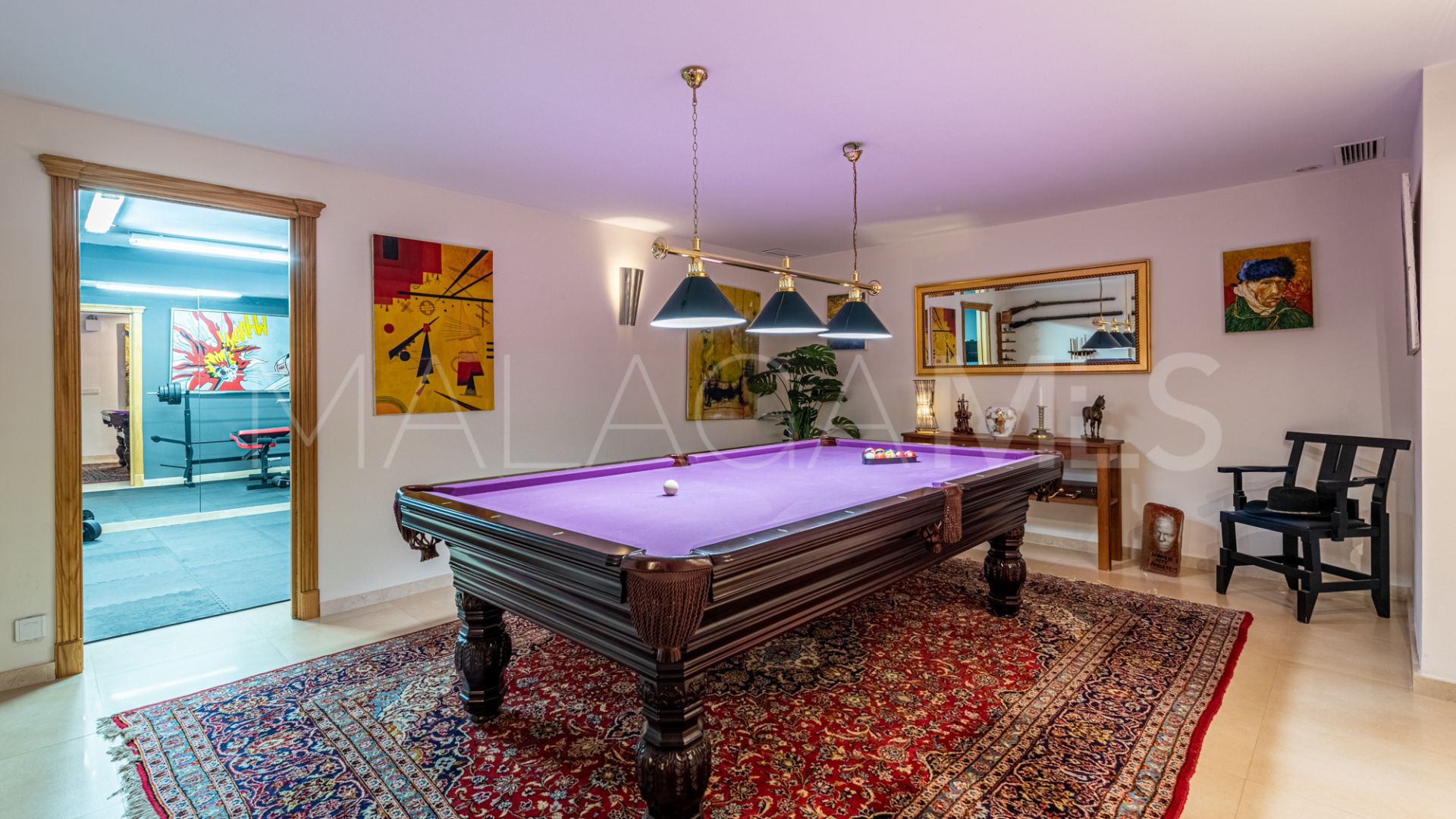 Villa for sale in Nueva Andalucia